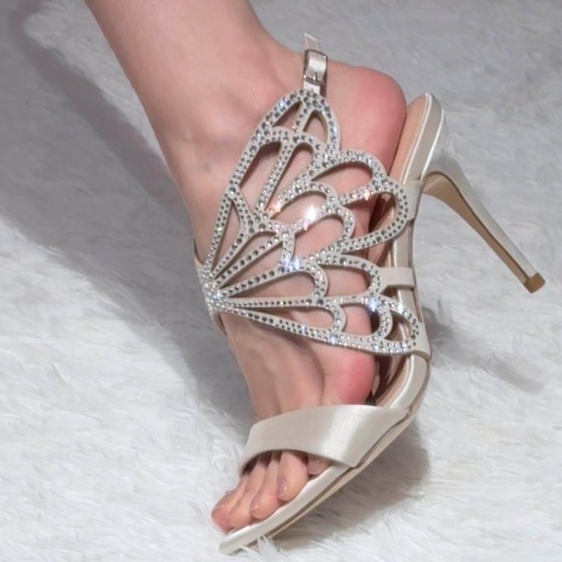 2026 Yeni Gelen: Ajurlu Kelebe - Strappy Heeled Sandals incelemesi ve fiyatı